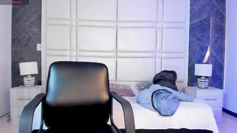 Snapshot of paulina_sweett chatting on 9, 6, 2026 Paulina online show from 9, 6, 2026