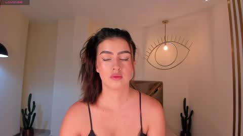Paulina Santos  online show from 3, 5, 2026