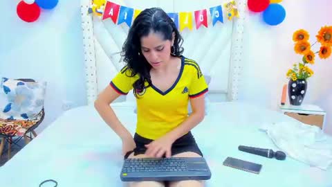 paulinavera online show from 7, 7, 2026