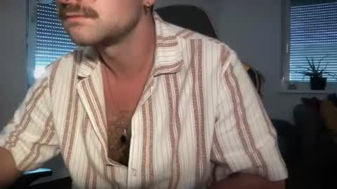 Snapshot of paulsimpsn chatting on 21, 7, 2026 love bush online show from 21, 7, 2026