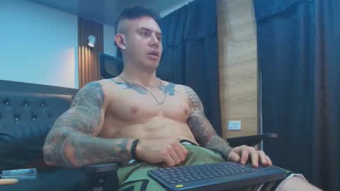 Snapshot of paulthompson_ chatting on 27, 2, 2026 Paul online show from 27, 2, 2026