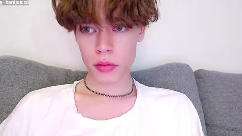 Snapshot of pawclaw chatting on 26, 11, 2025 pawclaw online show from 26, 11, 2025