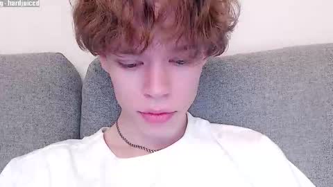 Snapshot of pawclaw chatting on 17, 12, 2025 pawclaw online show from 17, 12, 2025