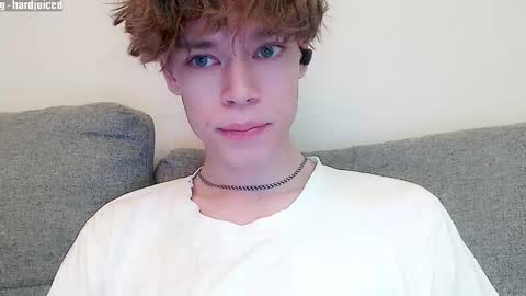 Snapshot of pawclaw chatting on 21, 12, 2025 pawclaw online show from 21, 12, 2025