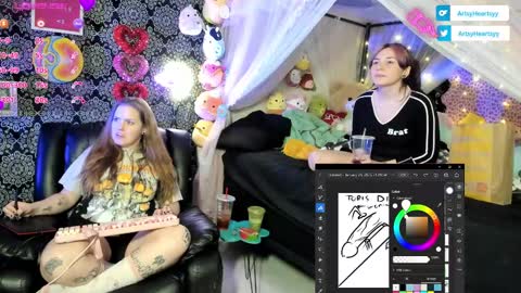 Snapshot of pawggoddess778 chatting on 30, 1, 2025 ArtsyHeartsyy online show from 30, 1, 2025