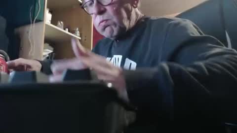 Snapshot of pc8474408 chatting on 27, 11, 2025 pc8474408 online show from 27, 11, 2025