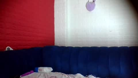 peach_melbah online show from 14, 7, 2026