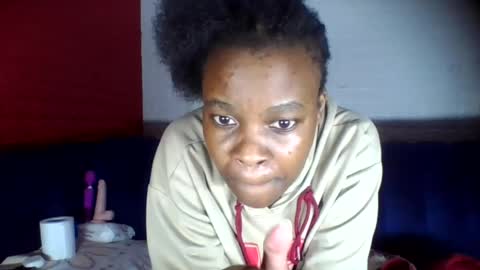 peach_melbah online show from 23, 7, 2026