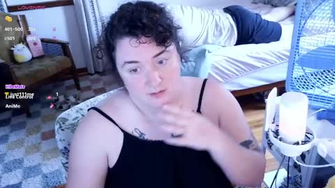 Snapshot of peachbandit chatting on 3, 4, 2026 Peach Bandit online show from 3, 4, 2026