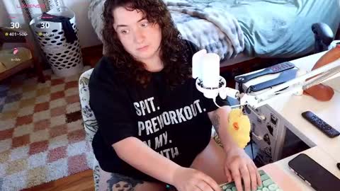 Snapshot of peachbandit chatting on 23, 4, 2026 Peach Bandit online show from 23, 4, 2026