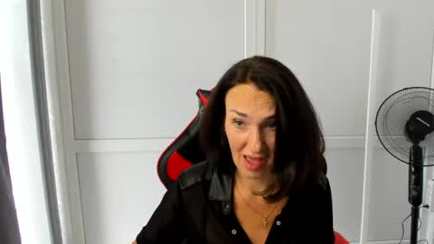 Christina online show from 27, 6, 2026