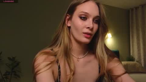 Lexy Peach online show from 3, 11, 2025