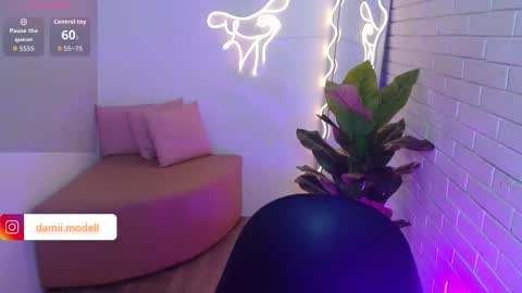 peachy_tay online show from 6, 11, 2025