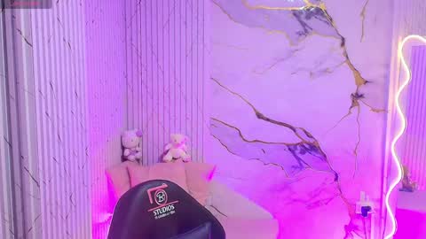 peachy_tay online show from 4, 5, 2026