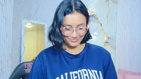 peachy_tay online show from 19, 7, 2026