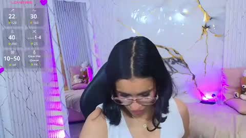 peachy_tay online show from 28, 7, 2026