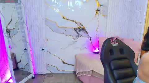 peachy_tay online show from 5, 8, 2026