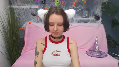 Snapshot of peachydreamm chatting on 21, 10, 2025 peachydreamm online show from 21, 10, 2025