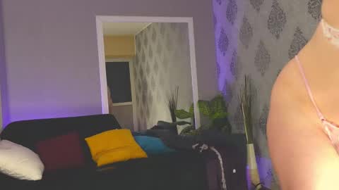PeachyPixiee online show from 9, 5, 2026