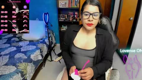 Tangerine Penaut online show from 15, 10, 2025