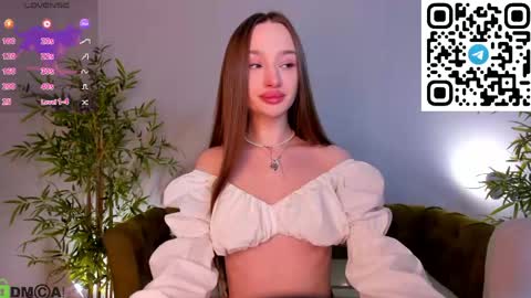 Snapshot of pearl_bloom chatting on 18, 5, 2026 Sex Leah online show from 18, 5, 2026