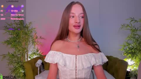 Snapshot of pearl_bloom chatting on 8, 6, 2026 Sex Leah online show from 8, 6, 2026