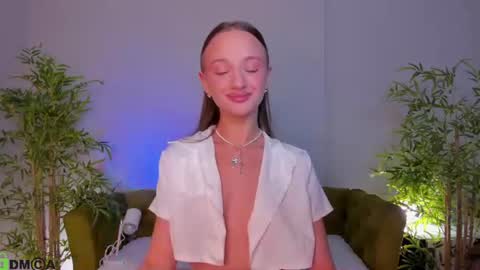 Snapshot of pearl_bloom chatting on 12, 6, 2026 Sex Leah online show from 12, 6, 2026