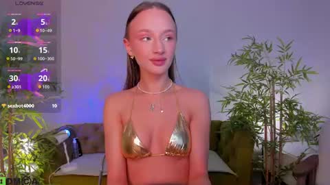 Snapshot of pearl_bloom chatting on 18, 6, 2026 Sex Leah online show from 18, 6, 2026