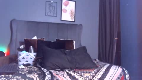 Snapshot of pearlblu38 chatting on 5, 8, 2026 Pearl online show from 5, 8, 2026