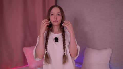 pearly_peach_ online show from 21, 4, 2026