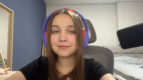Snapshot of peepapa chatting on 29, 6, 2026 Luna Vale online show from 29, 6, 2026