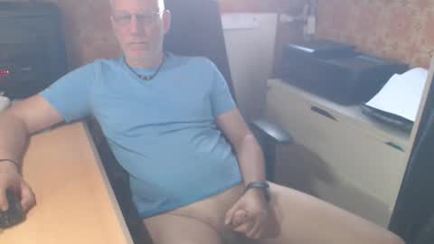 Snapshot of pemue65 chatting on 28, 5, 2026 Pemue65 online show from 28, 5, 2026