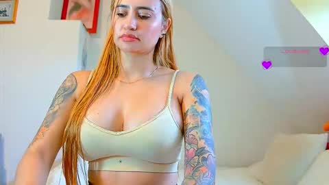 Snapshot of pennyy__ chatting on 5, 3, 2026 Hi Im Penelope better vibrations 1111 online show from 5, 3, 2026