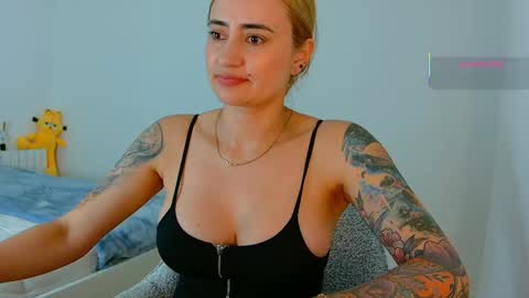Snapshot of pennyy__ chatting on 2, 6, 2026 Hi Im Penelope better vibrations 1111 online show from 2, 6, 2026