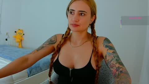 Snapshot of pennyy__ chatting on 3, 6, 2026 Hi Im Penelope better vibrations 1111 online show from 3, 6, 2026