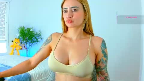Snapshot of pennyy__ chatting on 28, 6, 2026 Hi Im Penelope better vibrations 1111 online show from 28, 6, 2026