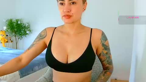 Snapshot of pennyy__ chatting on 3, 7, 2026 Hi Im Penelope better vibrations 1111 online show from 3, 7, 2026