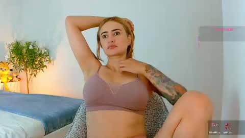 Snapshot of pennyy__ chatting on 11, 7, 2026 Hi Im Penelope better vibrations 1111 online show from 11, 7, 2026
