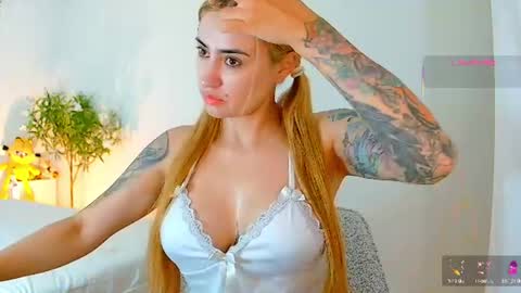 Snapshot of pennyy__ chatting on 16, 7, 2026 Hi Im Penelope better vibrations 1111 online show from 16, 7, 2026