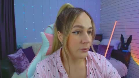 Dia  online show from 17, 2, 2025