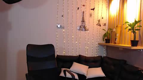 Perla online show from 26, 2, 2025