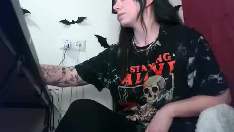 Persephone online show from 25, 2, 2026