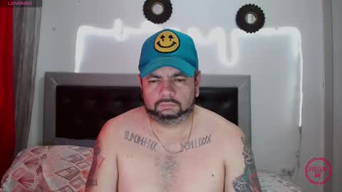 Snapshot of perverseveteranmanxxx chatting on 22, 10, 2025 Carlos online show from 22, 10, 2025