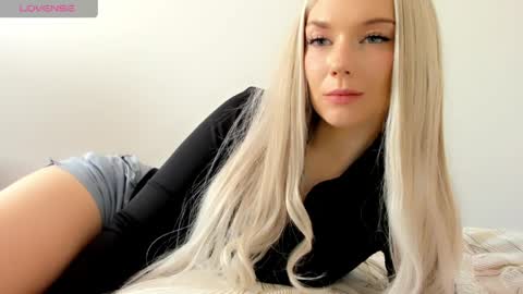 Isabella online show from 6, 5, 2026