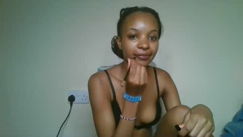 Snapshot of petal_palette chatting on 21, 6, 2026 Lolly online show from 21, 6, 2026