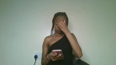 Snapshot of petal_palette chatting on 4, 7, 2026 Lolly online show from 4, 7, 2026