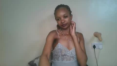 Snapshot of petal_palette chatting on 15, 7, 2026 Lolly online show from 15, 7, 2026