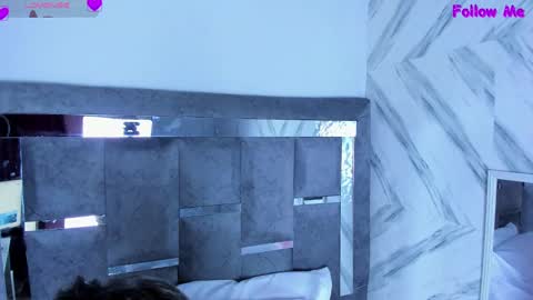 petite_amor online show from 19, 1, 2025