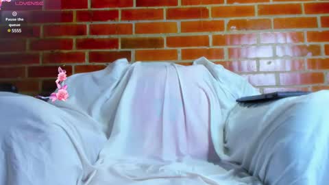 petite_amor online show from 16, 2, 2025