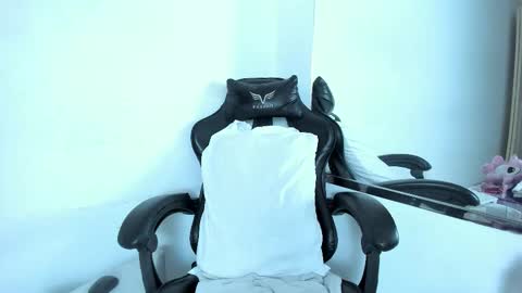 petite_amor online show from 6, 10, 2025